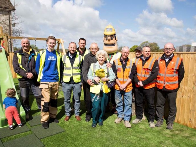 Hospital grounds get a 'Ground Force' makeover ...