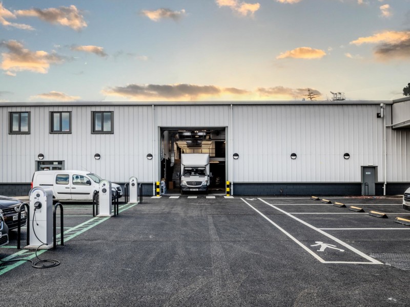 Therapia Lane Depot, Sutton