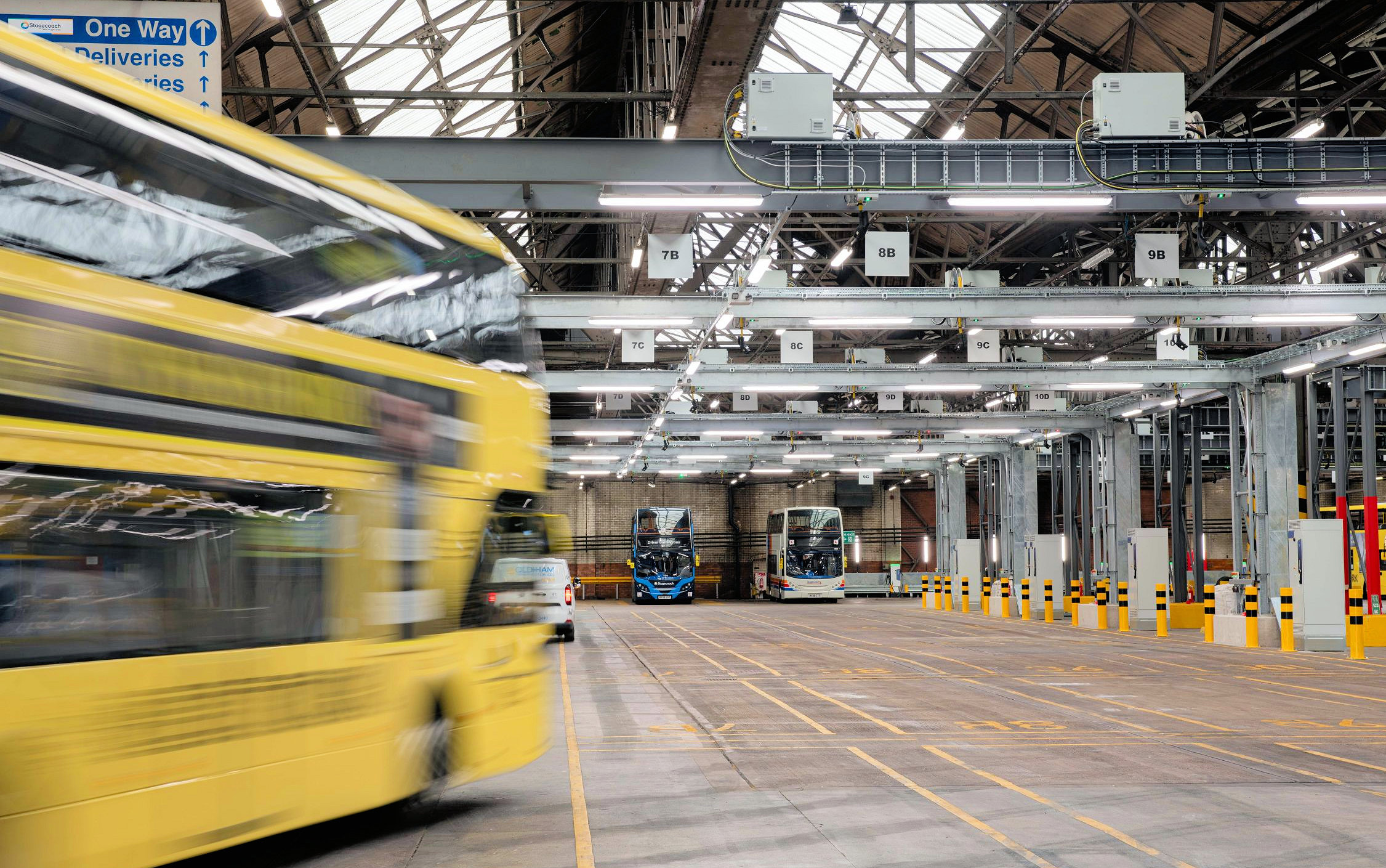 Oldham bus station mid 10.jpg